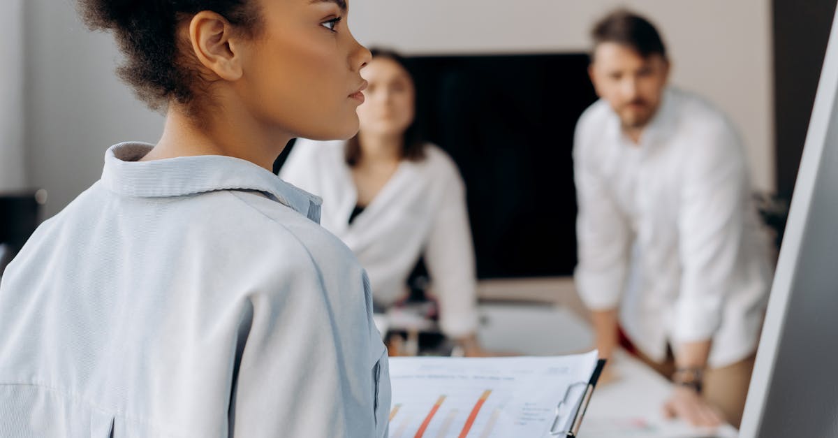 线上游戏和技术支持辅助：一场向中心对立的冲突